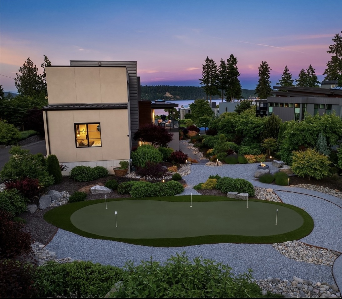Commercial putting green installation